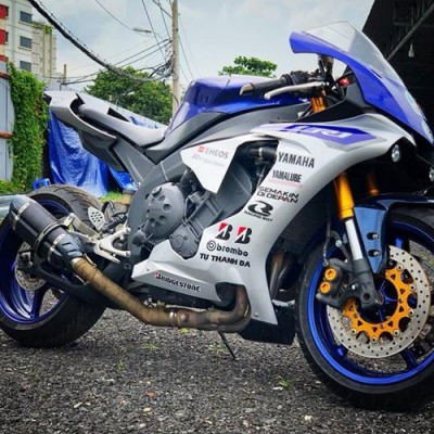Thợ Sài Gòn “hô biến” Yamaha R1 cũ thành siêu môtô R1M