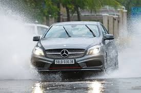 Bảo dưỡng ô tô sau khi đi mưa 
